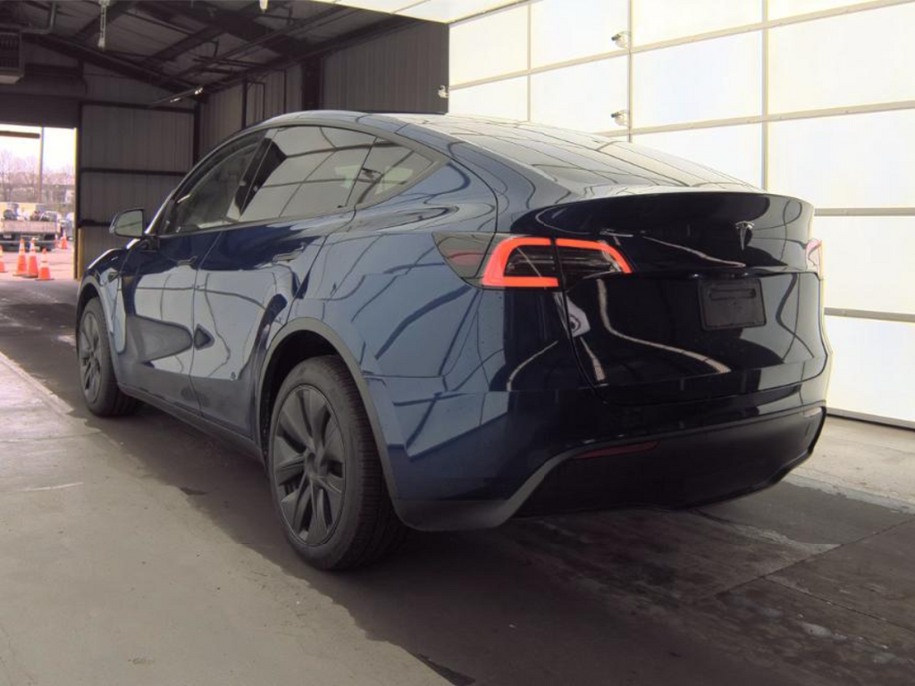 Used 2025 Tesla Model Y Long Range with VIN 7SAYGDEE2SA360675 for sale in Plano, TX