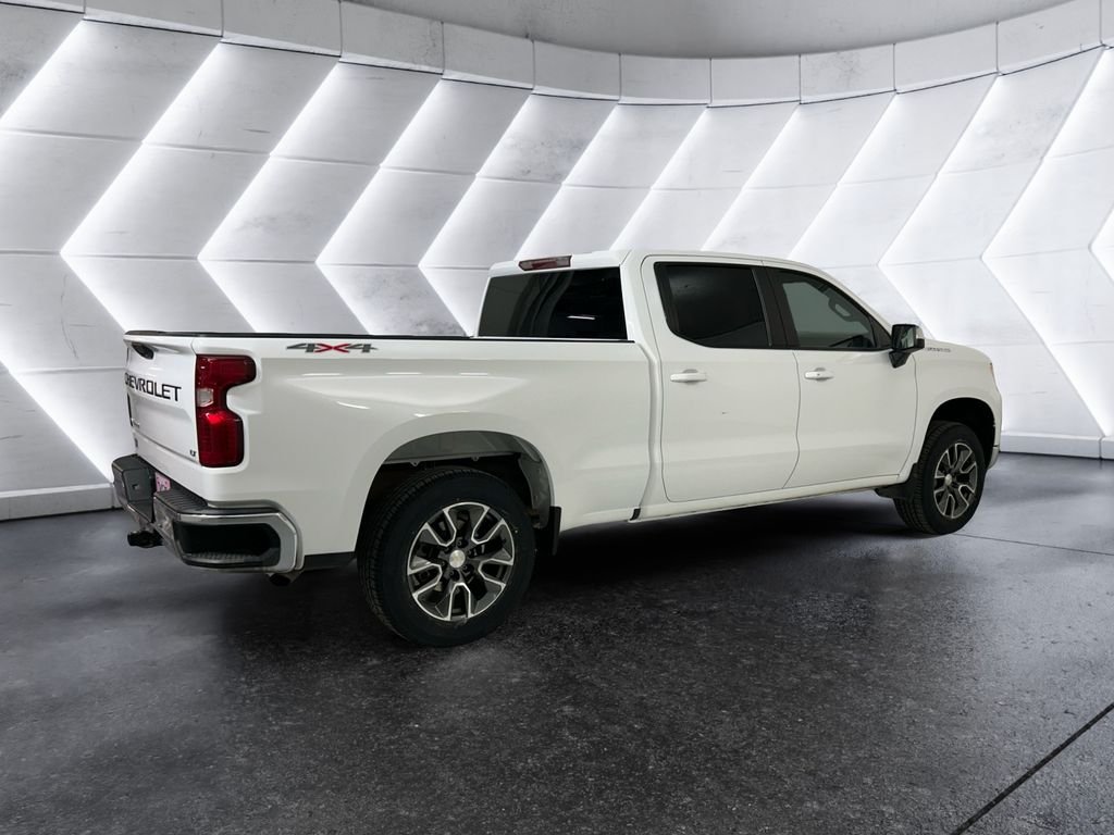 Used 2023 White Chevrolet LT image 4