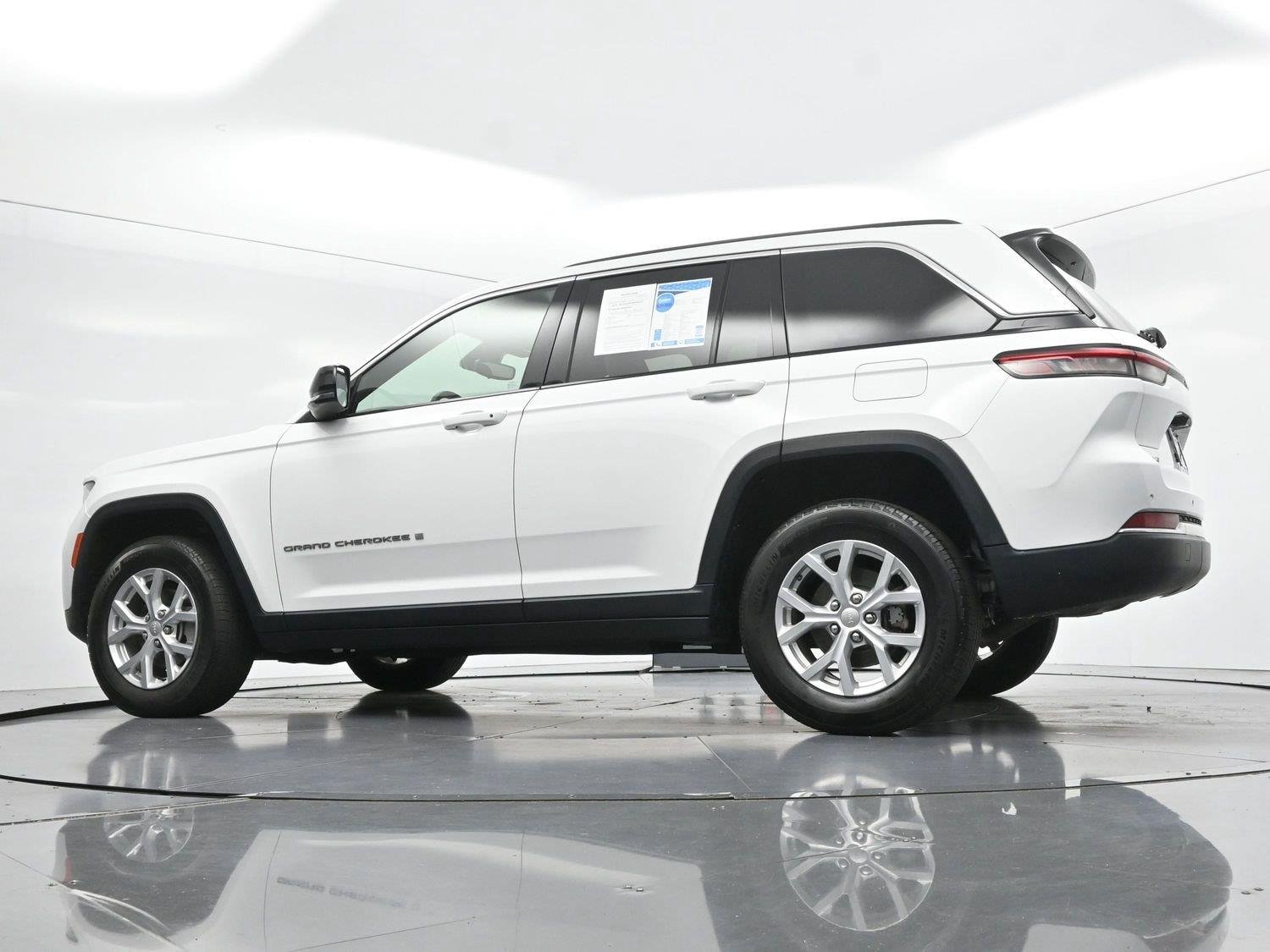 Used 2023 White Jeep Limited image 49