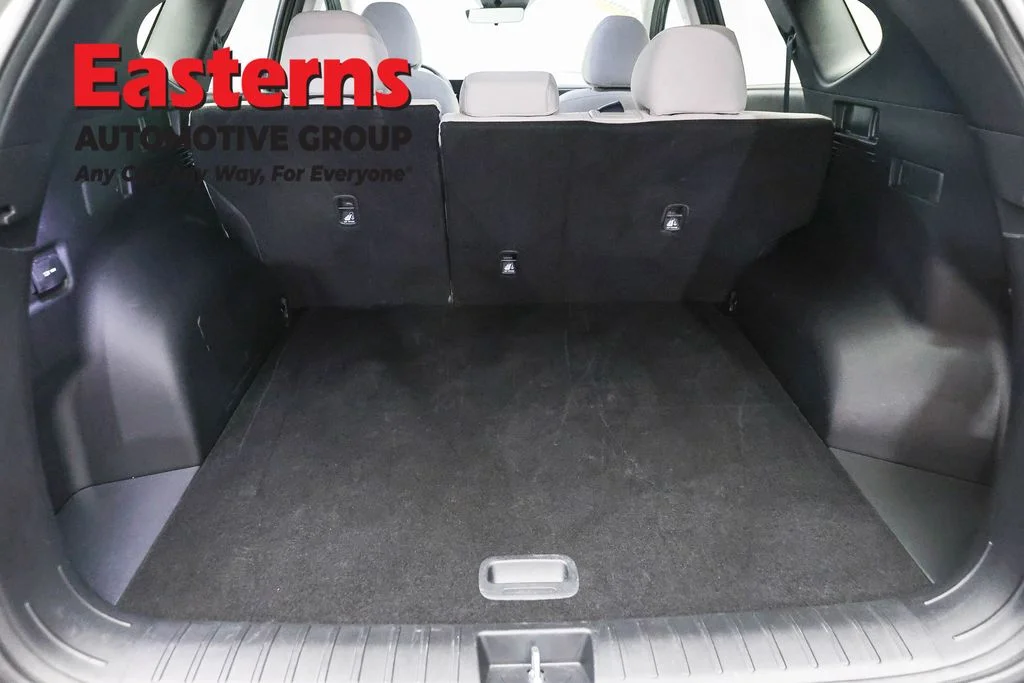 Used 2026 Green Hyundai SEL image 9