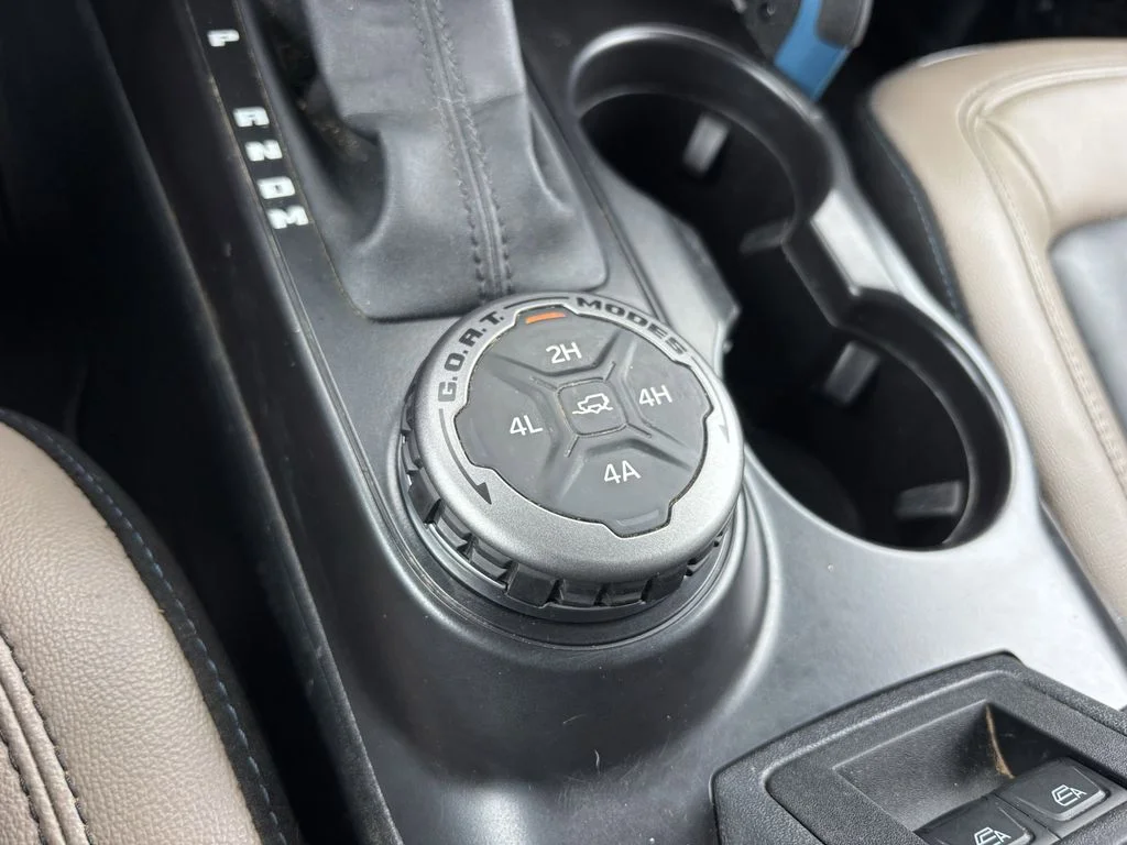 Used 2024 Gray Ford Wildtrak image 25