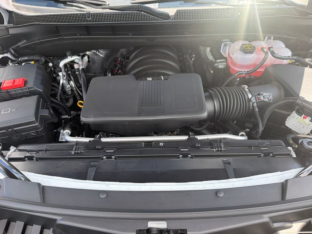 New 2026 Summit White Chevrolet RST image 25