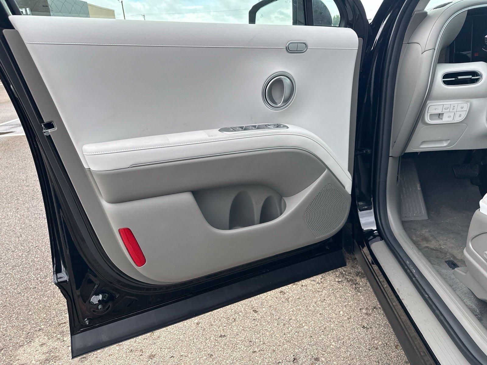 New 2027 Black Hyundai Limited AWD image 13
