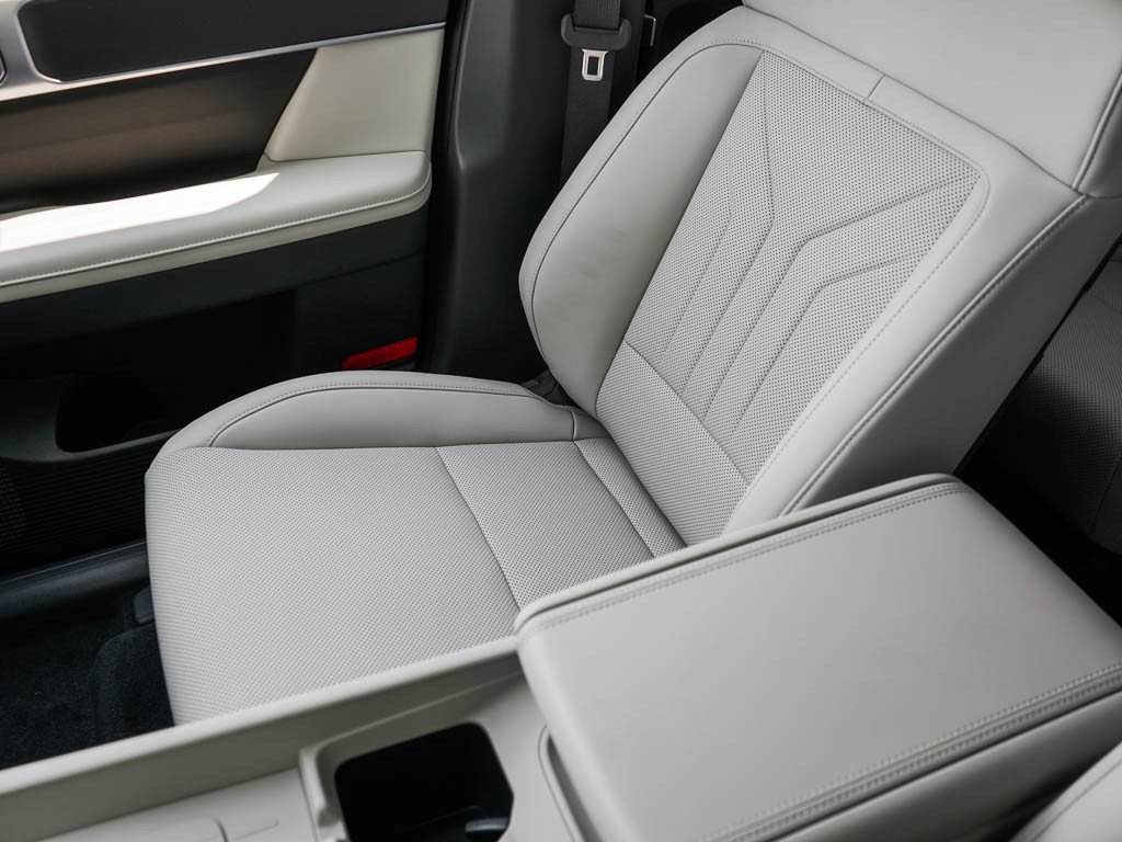 New 2026 Serenity White Hyundai SEL AWD image 27