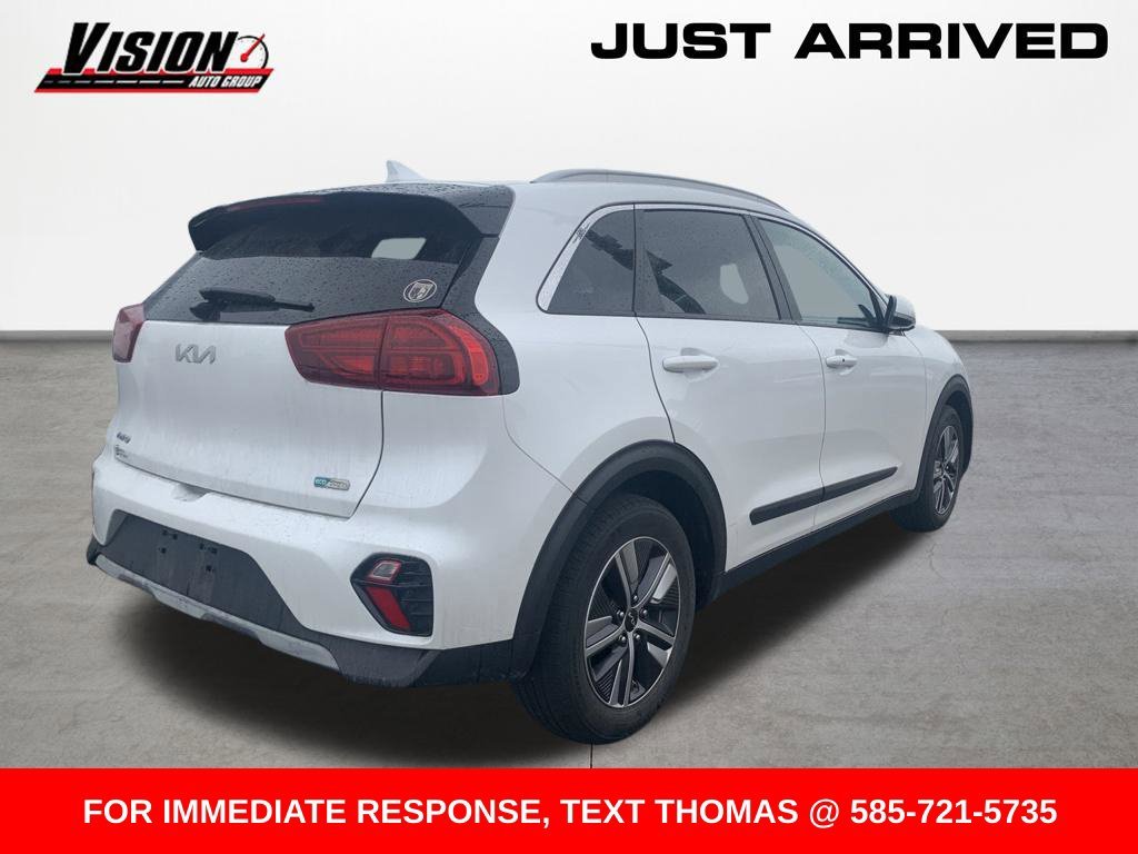 Used 2022 White Kia EX image 3