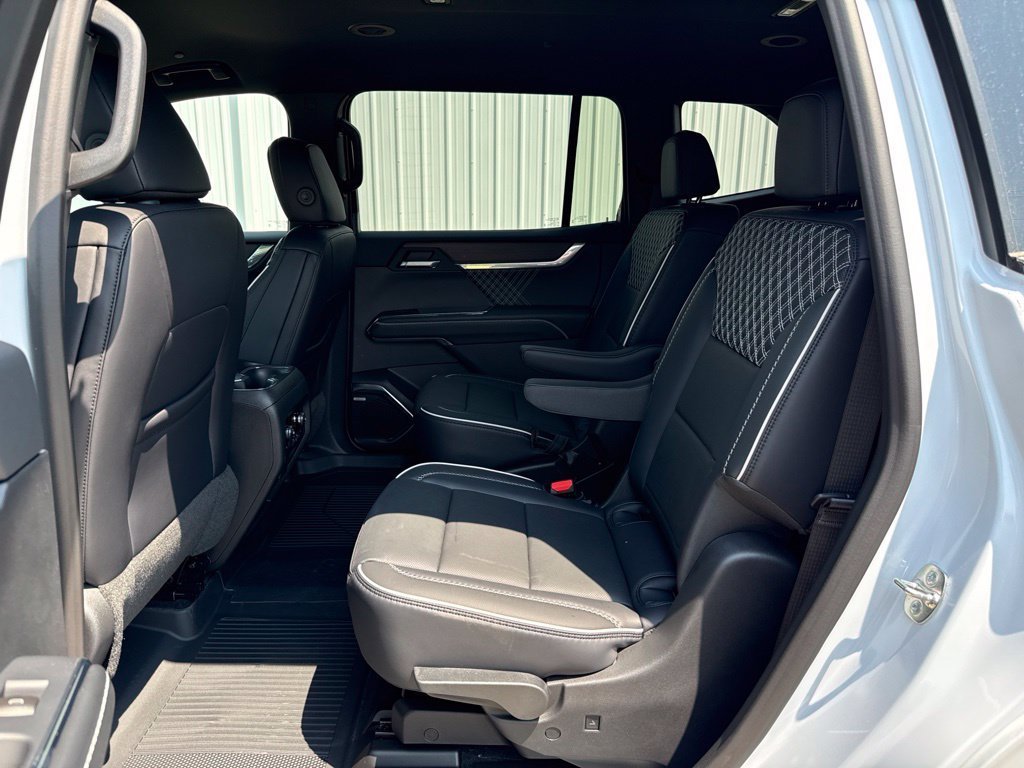 2026 GMC Acadia Denali - Photo 16