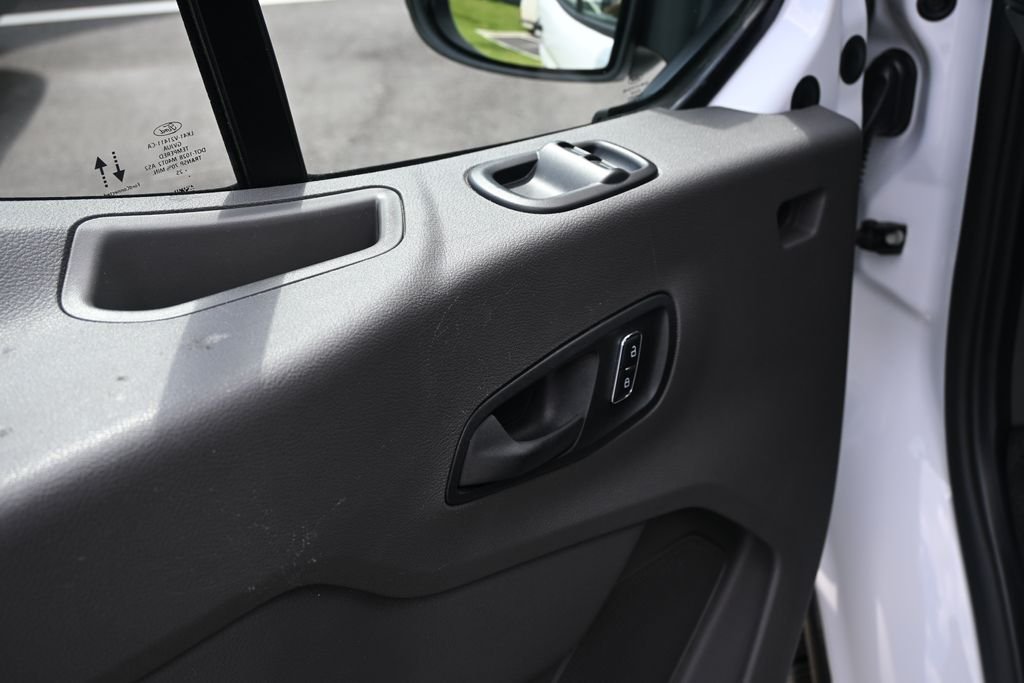 Used 2025 White Ford Base image 8