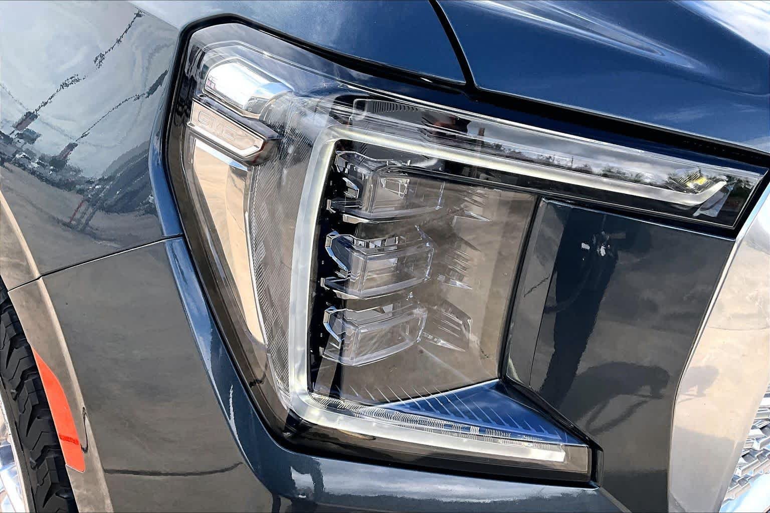 Used 2021 Dark Sky Metallic GMC Denali image 27