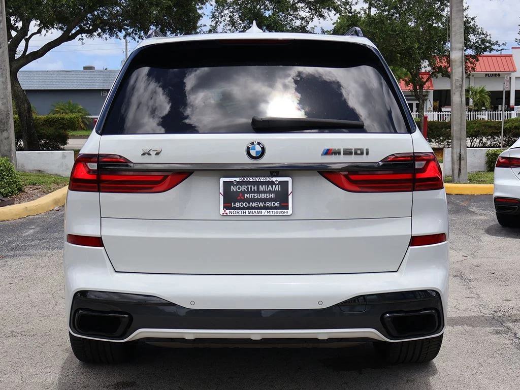 Used 2021 White BMW M50i image 18