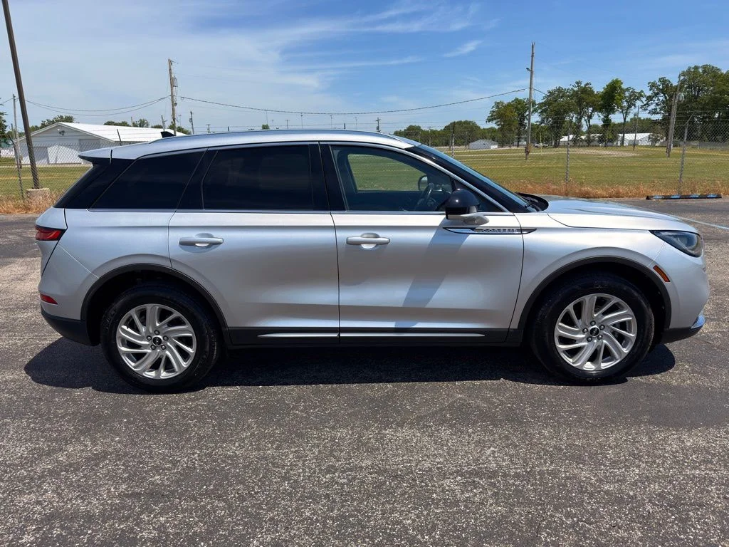 Used 2020 Silver Lincoln Standard image 12
