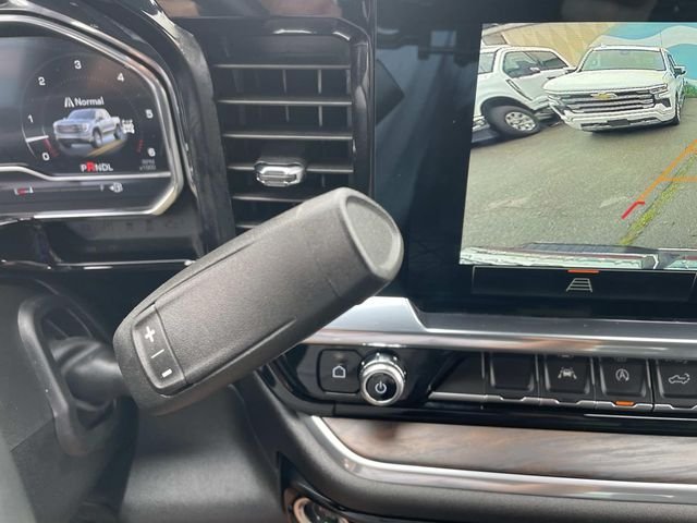 Certified Used 2025 Summit White GMC SLT image 32