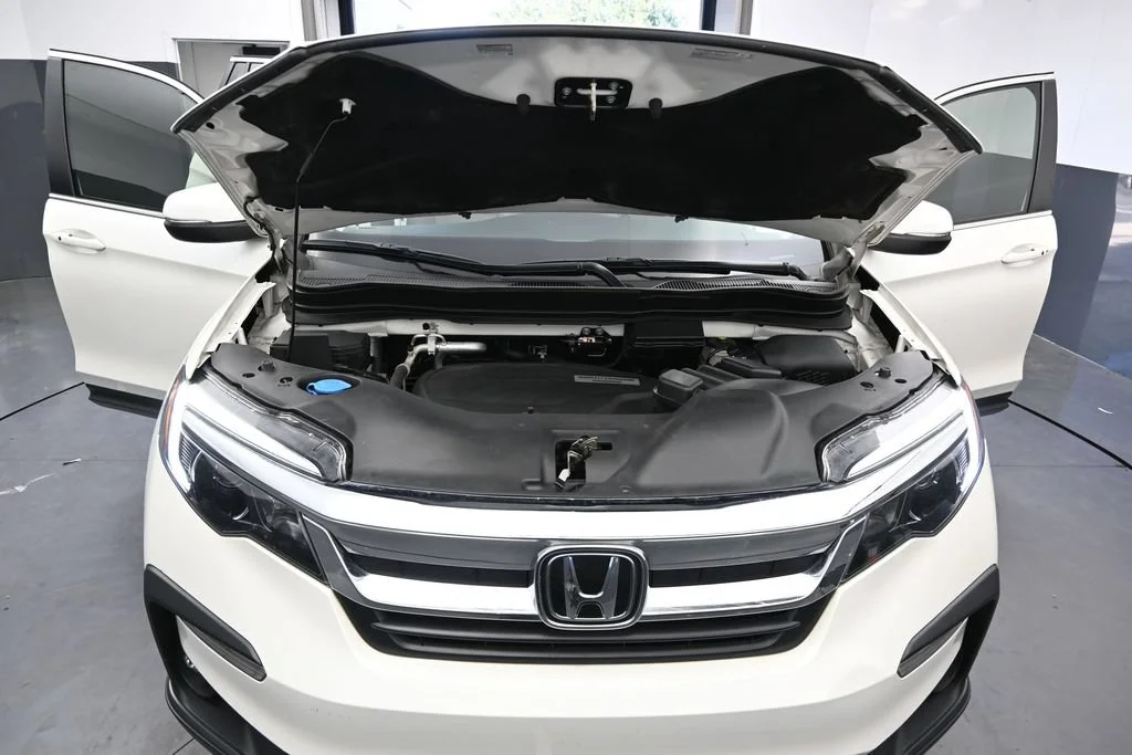 Used 2019 White Diamond Pearl Honda EX-L image 14