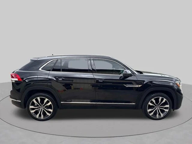 Used 2021  Volkswagen 3.6L V6 SEL Premium R-Line image 9