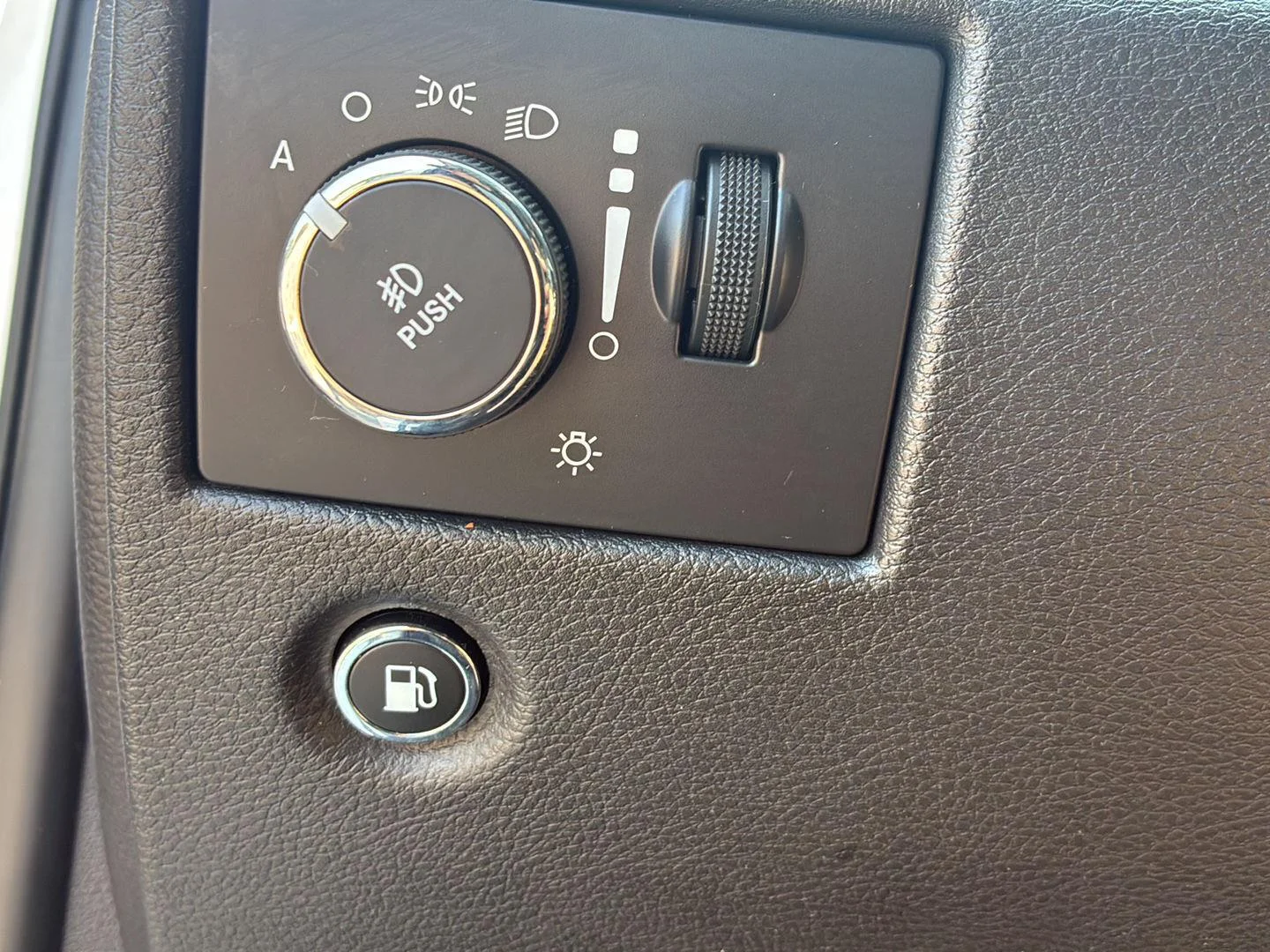 Used 2017 Bright White Clearcoat Jeep Summit image 25