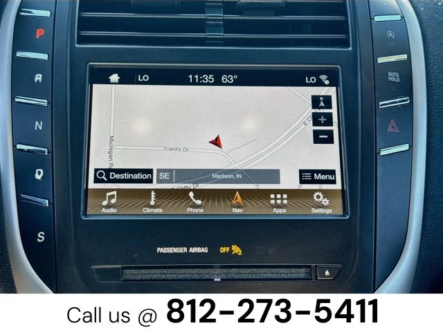 Used 2019 White Lincoln Select image 13