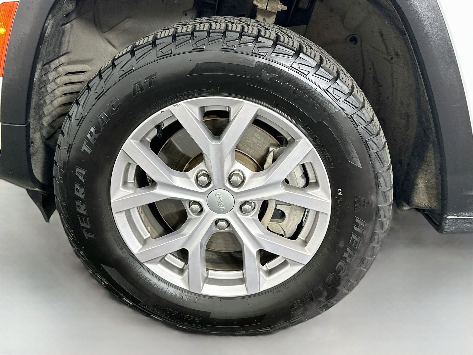 Used 2022 Bright White Clearcoat Jeep Limited image 34