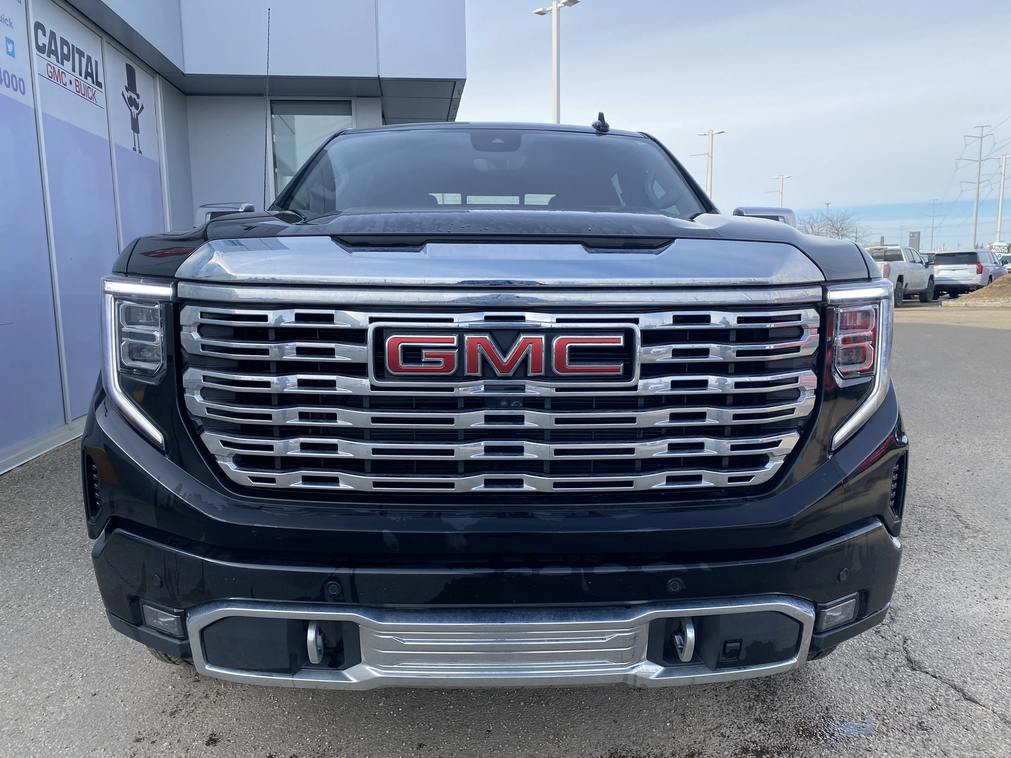 Certified Used 2025 Black GMC Crew Cab Denali * 6.2L V8 *360 CAMERA * HEAD UP DISPLAY * image 7