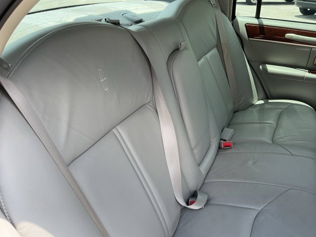 Used 2004  Lincoln Ultimate image 20