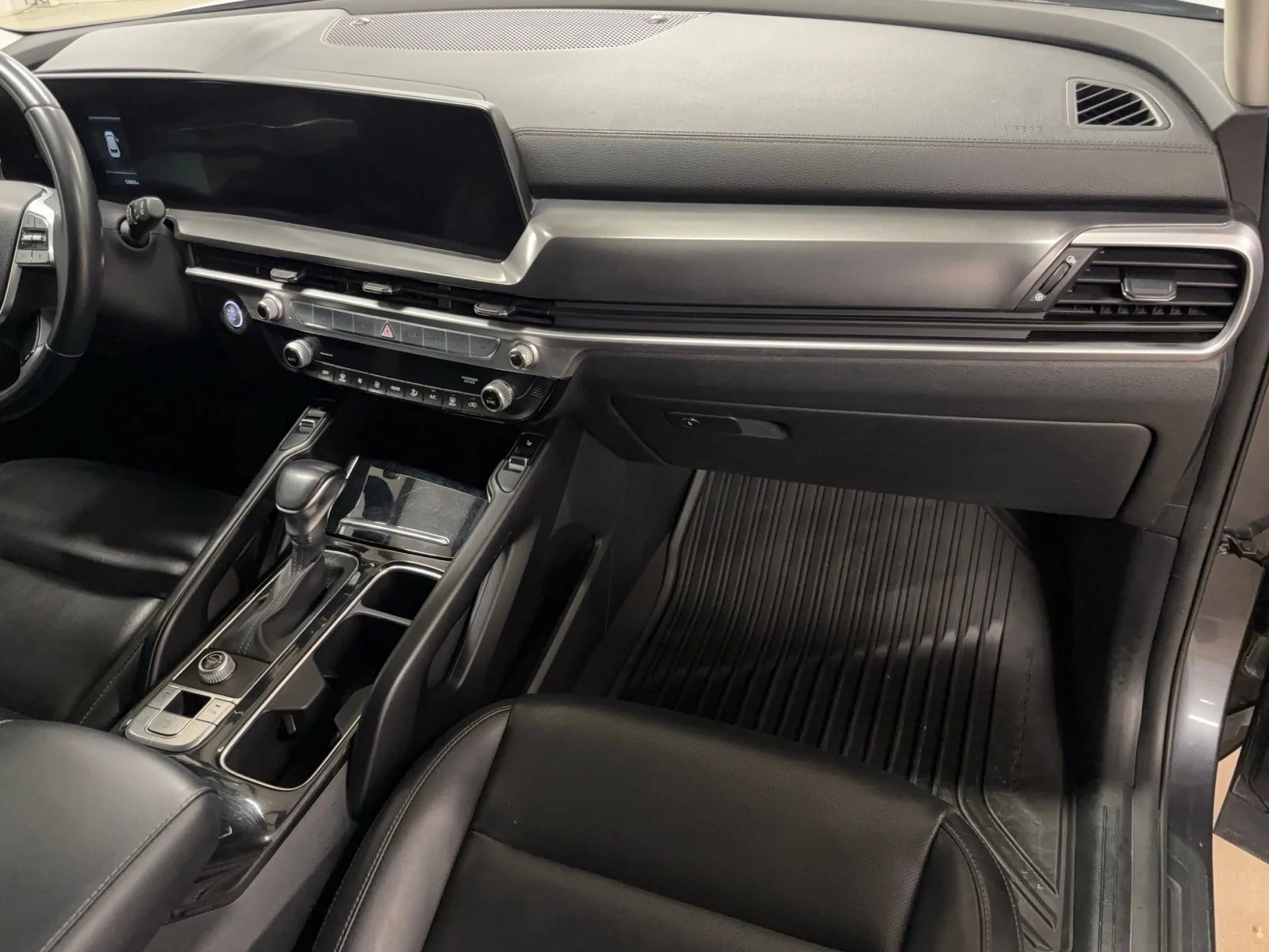 Used 2024 Gray Kia S image 20