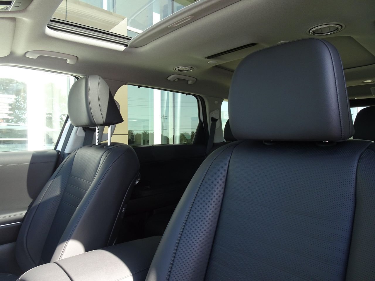 New 2027 White Hyundai Limited 8P image 12
