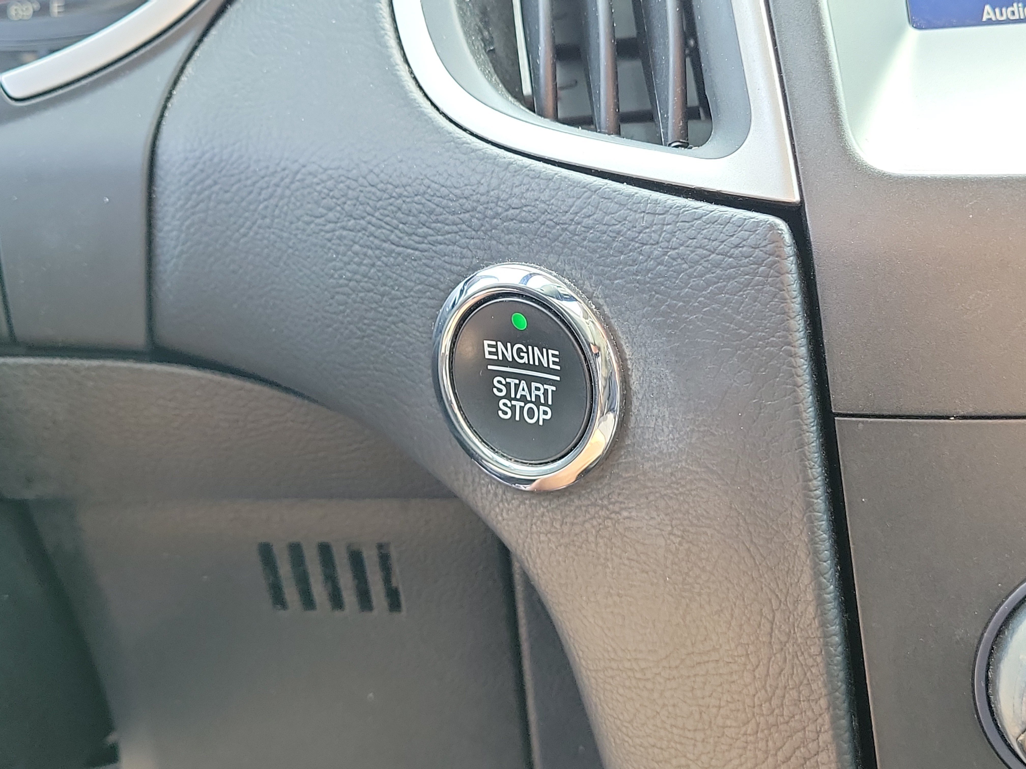 Used 2020 Gray Ford SEL image 32