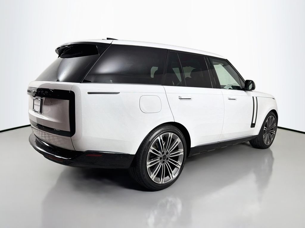 New 2026 Fuji White Land Rover SE image 5