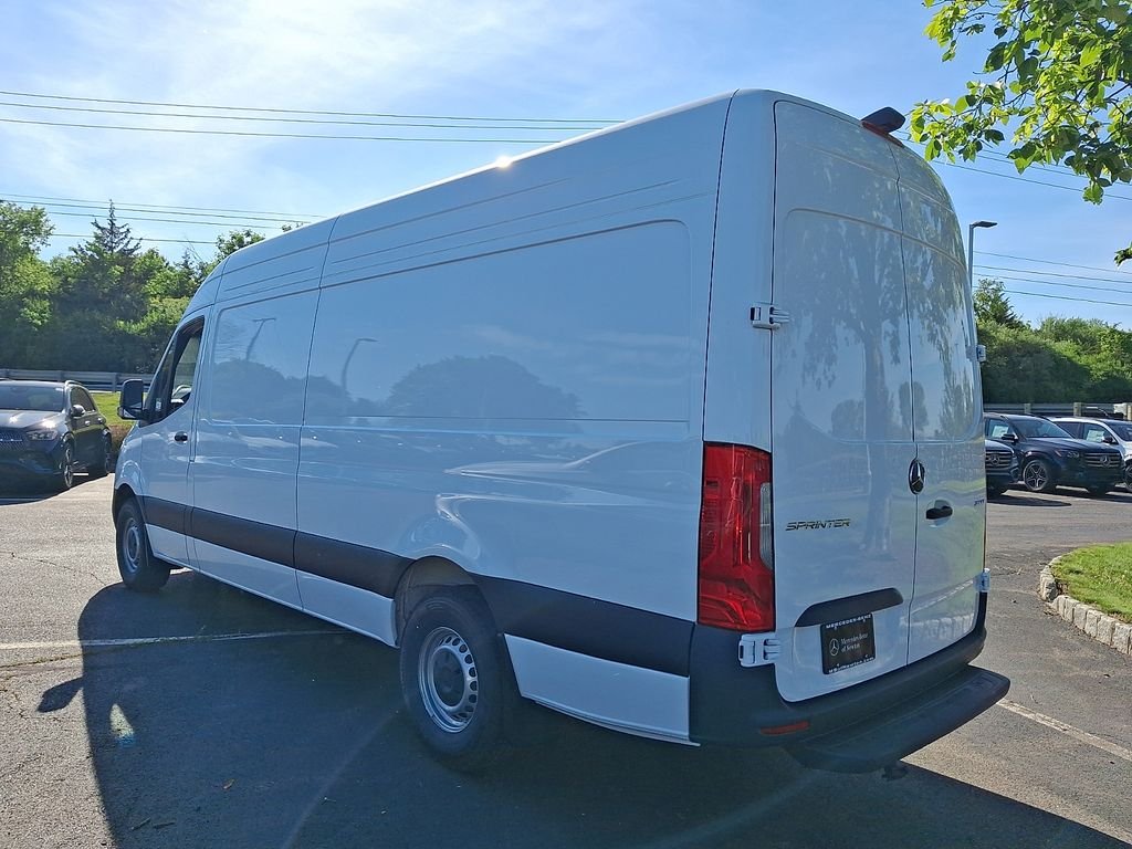New 2026 Arctic White Mercedes-Benz Cargo 170 WB image 3