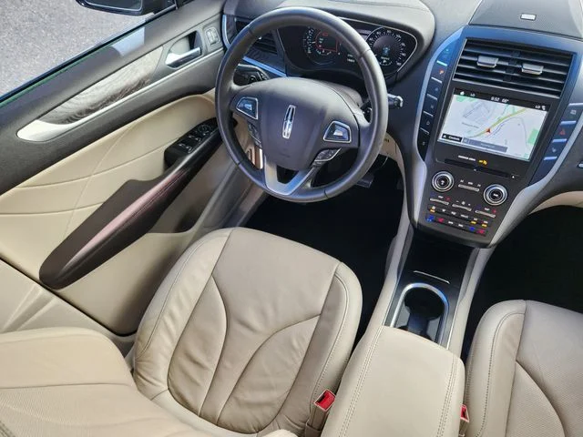 Used 2019 Black Lincoln Reserve image 12