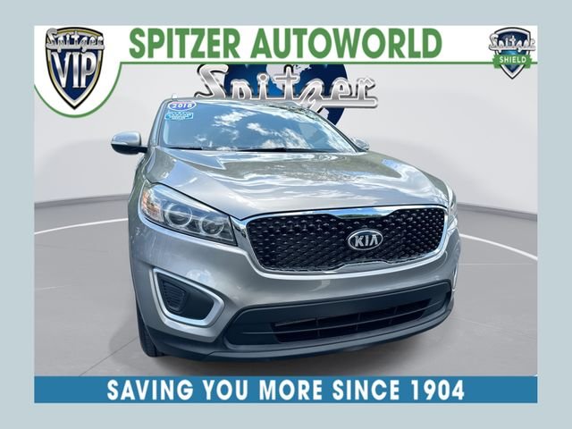 Used 2018 Silver Kia LX image 1