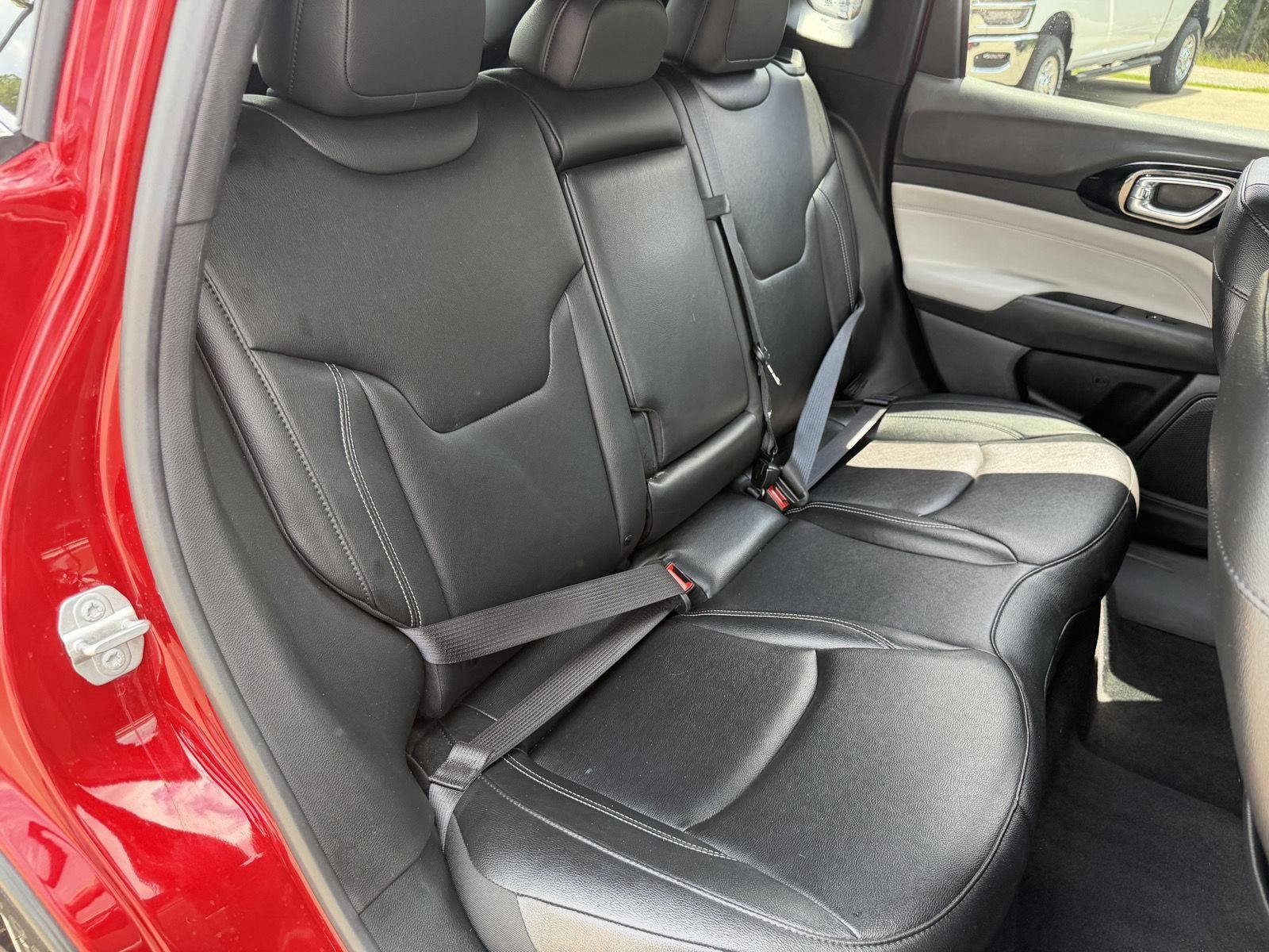 Used 2025 Red Hot Pearlcoat Jeep Limited image 19