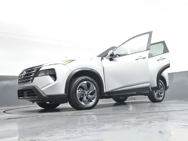 Used 2025 Brilliant Silver Metallic Nissan SV image 43