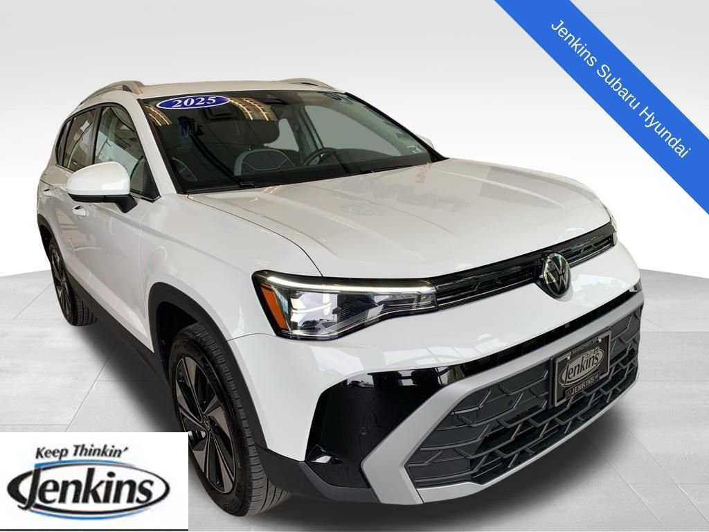 2025 Volkswagen Taos 1.5T SE 4Motion's photo