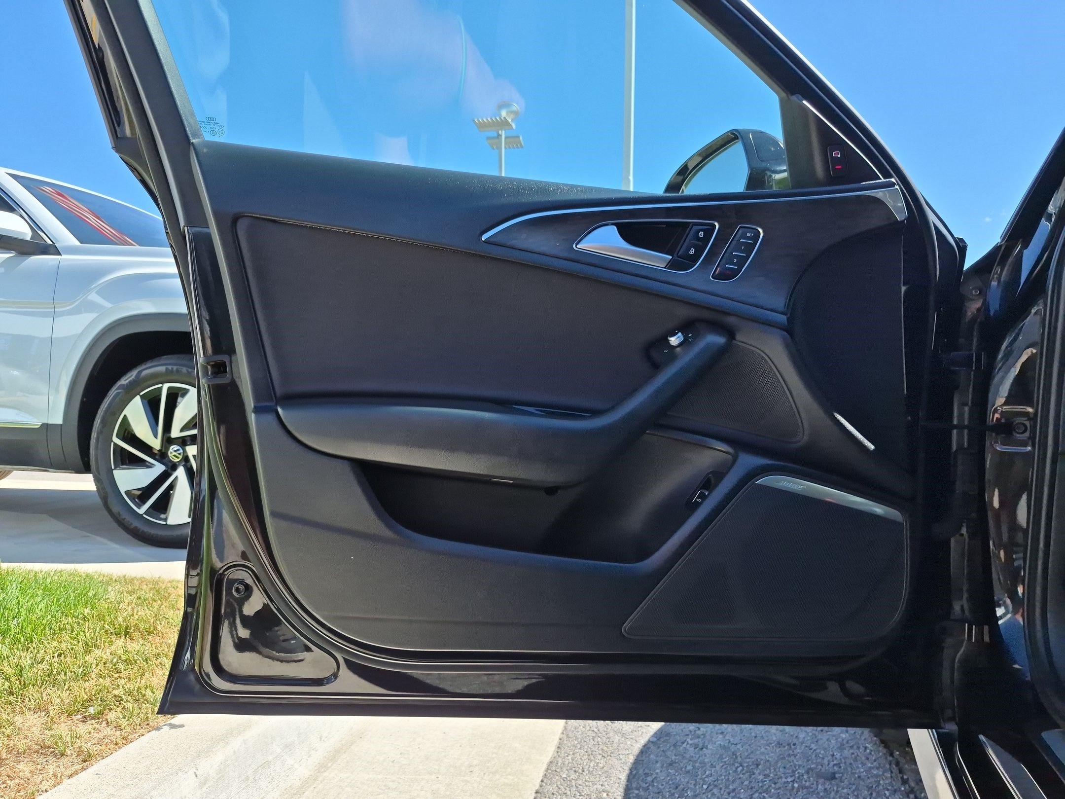Used 2018 Brilliant Black Audi Premium Plus image 11