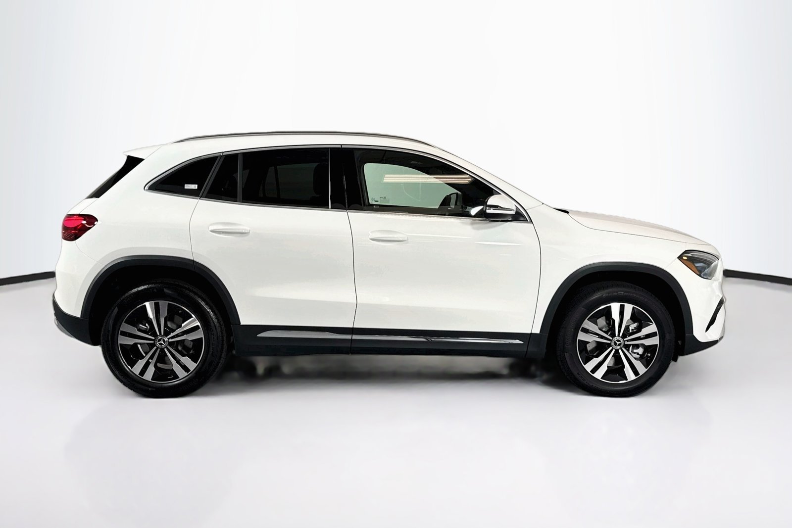New 2026 Polar White Mercedes-Benz GLA 250 image 4