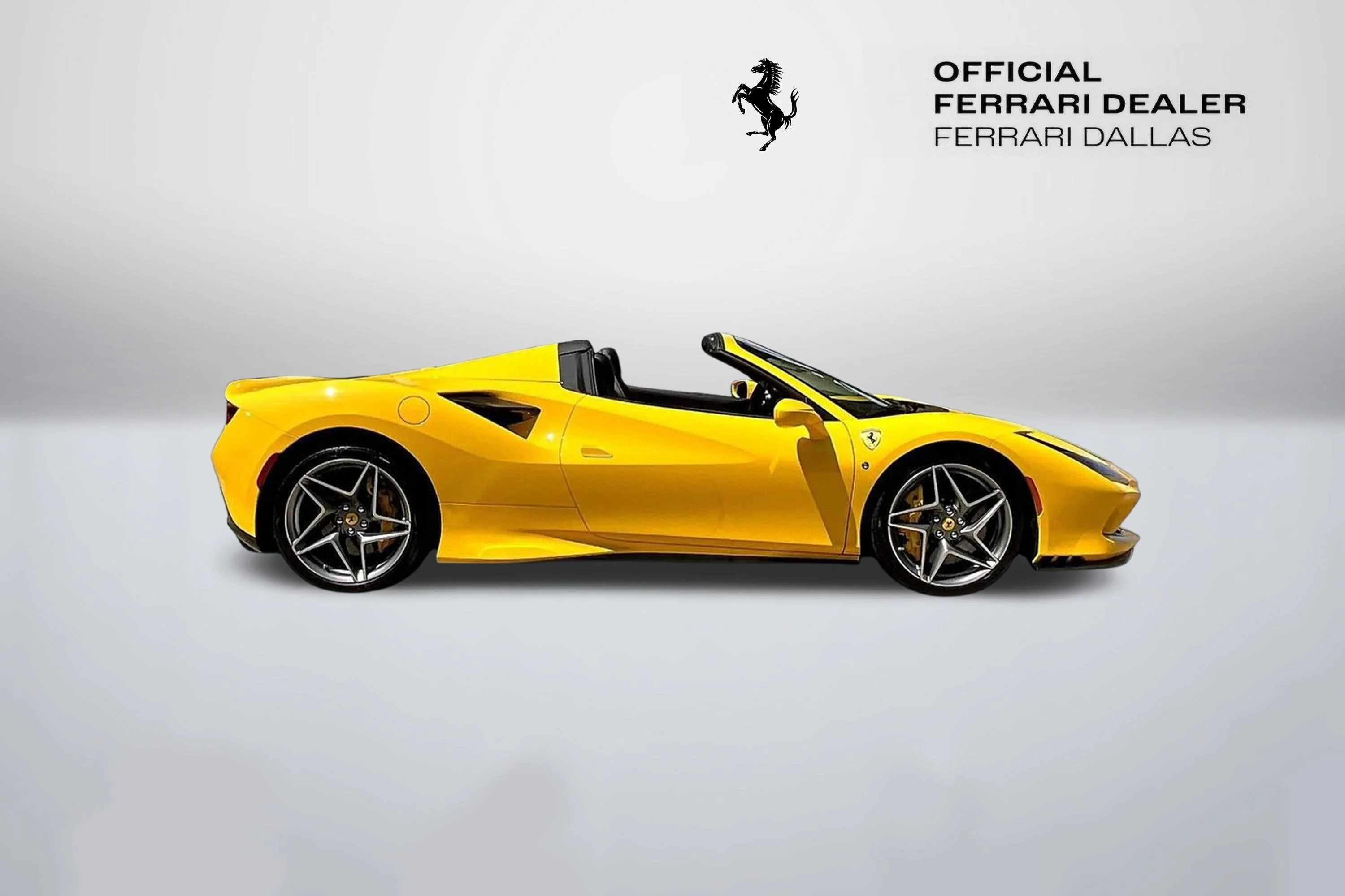 Used 2022 Giallo Modena Ferrari  image 4