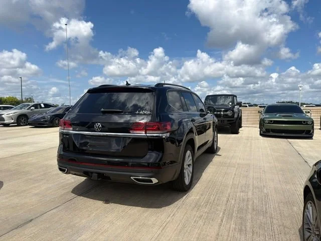 Used 2023 Deep Black Pearl Volkswagen 3.6L V6 SE w/Technology image 3