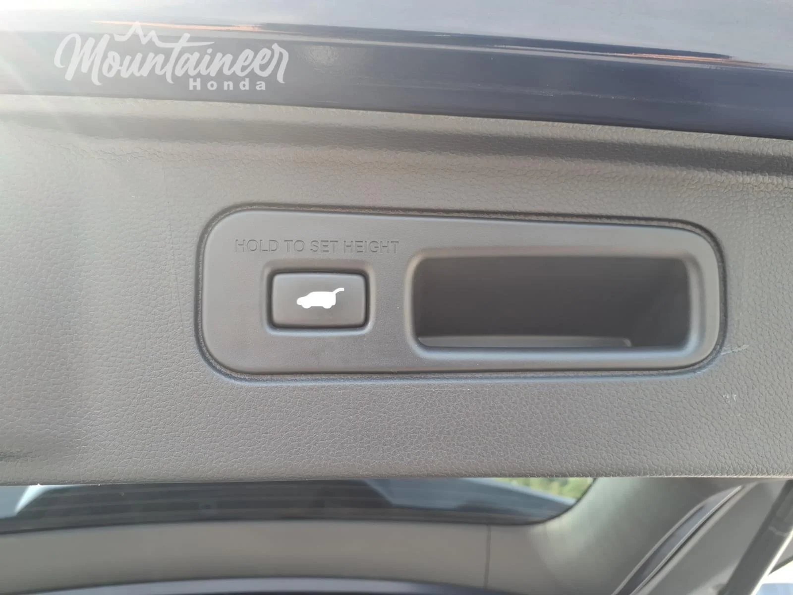 Used 2025 Obsidian Blue Pearl Honda Touring image 24