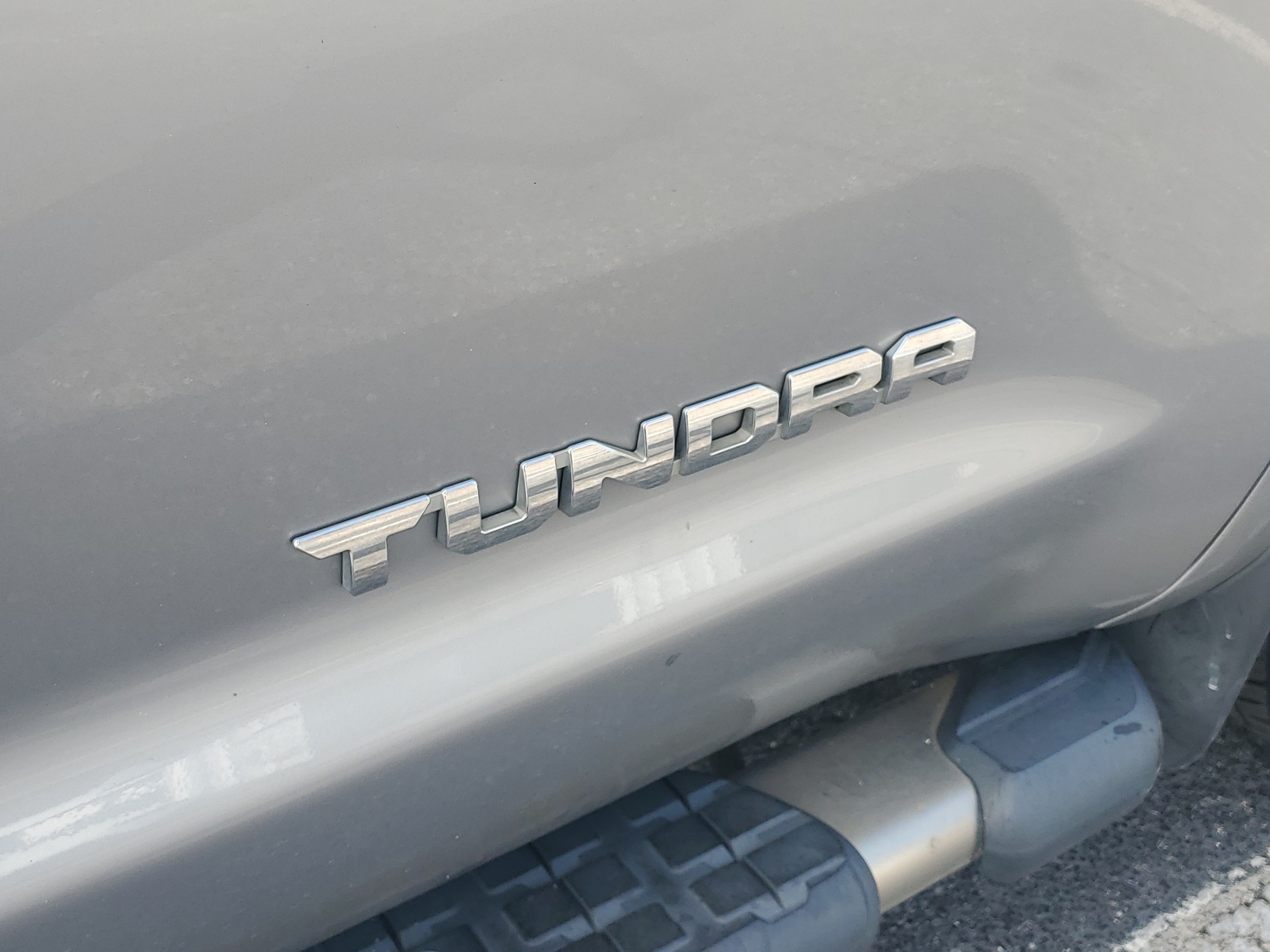 Used 2018 Silver Sky Metallic Toyota Limited image 4