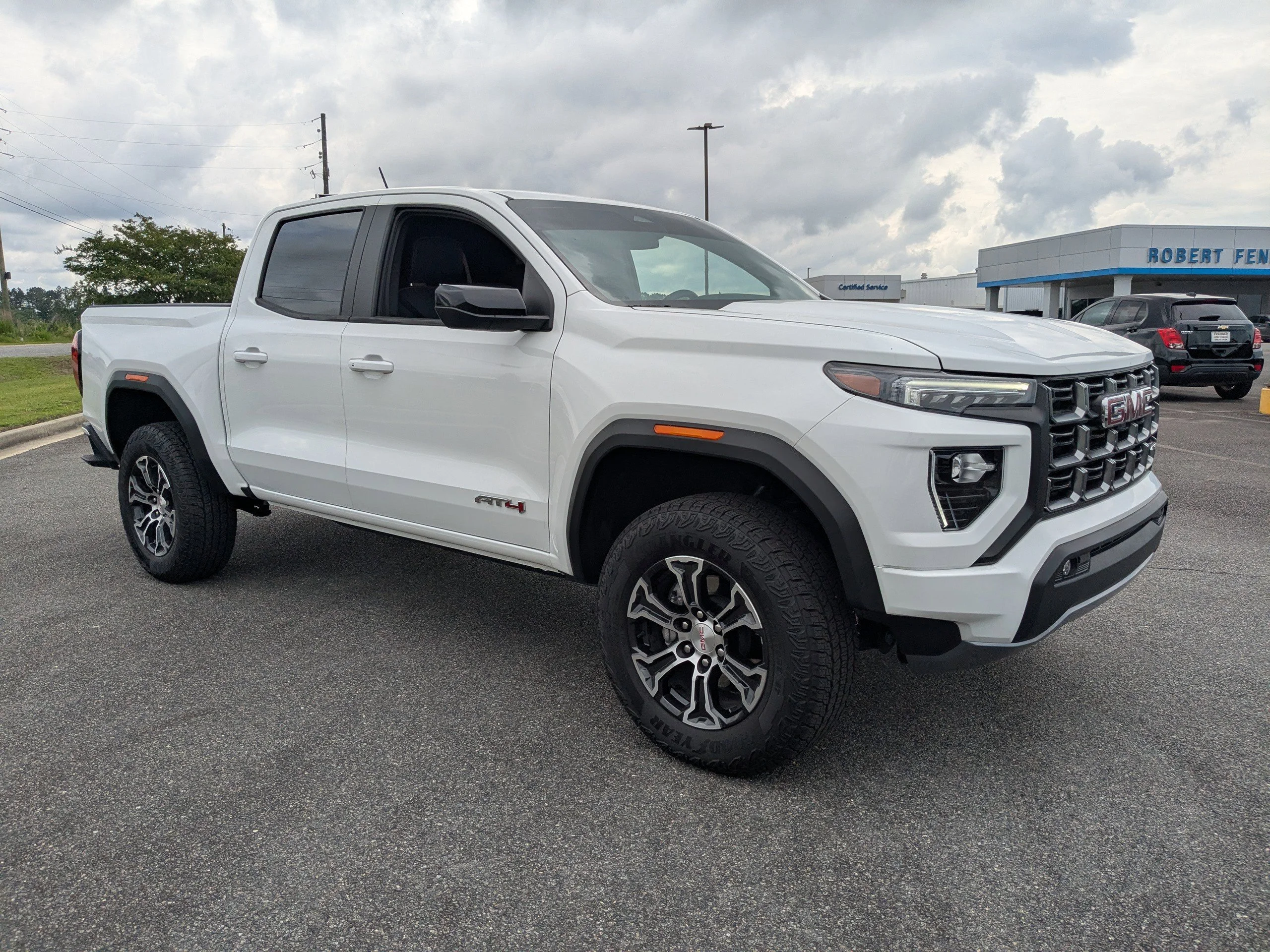 2025 GMC Canyon 4WD AT4 Crew Cab Short Box's photo