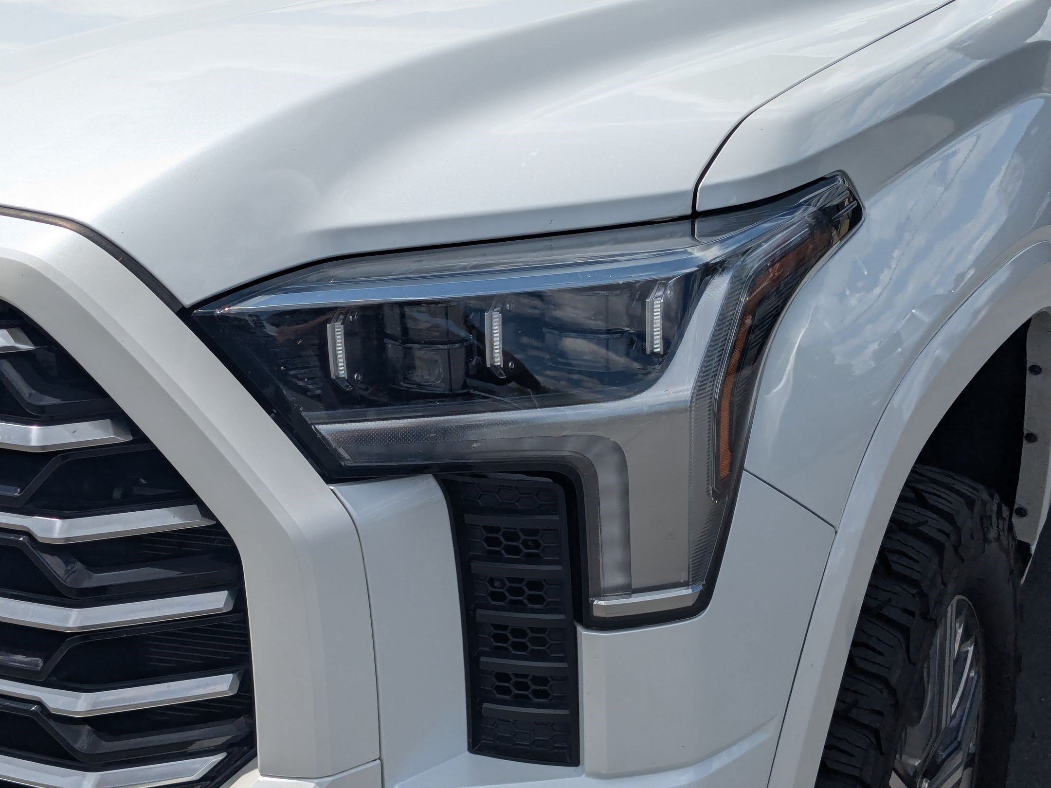 Used 2022 White Toyota Capstone Hybrid image 11