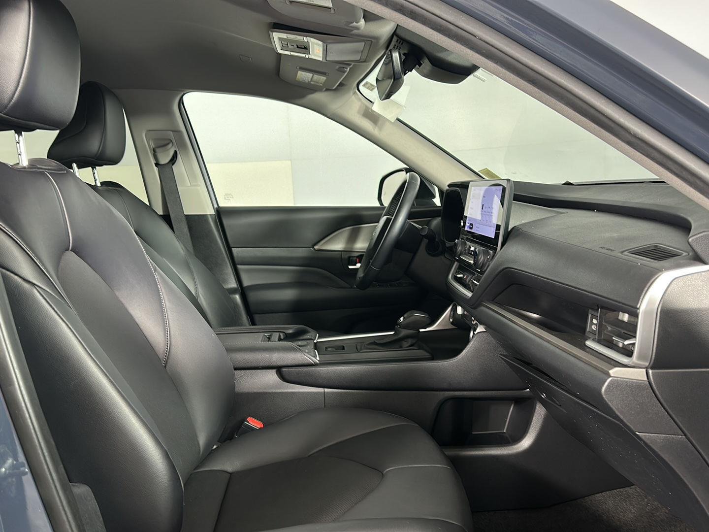 Used 2024 Storm Cloud Toyota XLE image 32