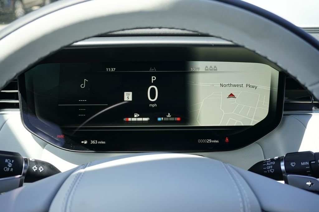 New 2026 Ostuni Pearl White LAND ROVER Dynamic SE image 11