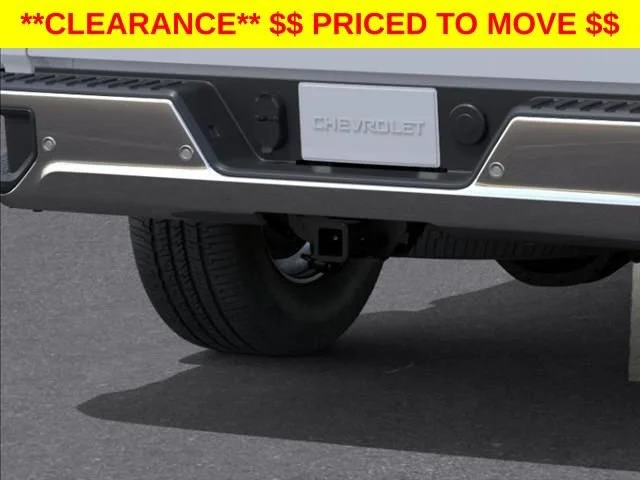 New 2026 Summit White Chevrolet WT image 16