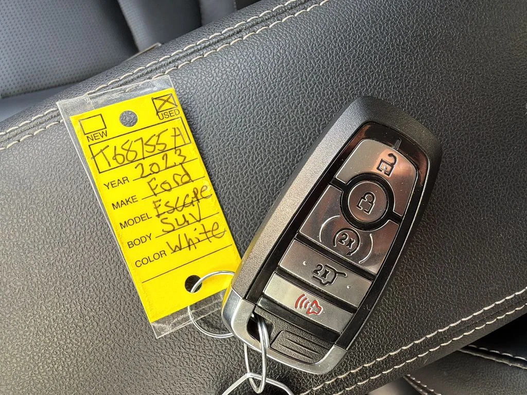 Used 2023 White Ford Platinum image 34