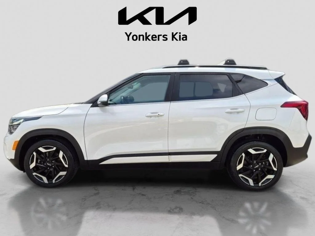 Used 2024 White Kia SX image 10