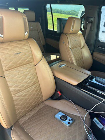 Used 2021 White Cadillac Sport image 7