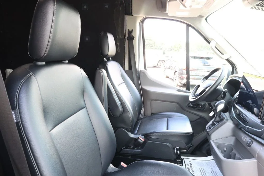Used 2024 Oxford White Ford T-350 148
