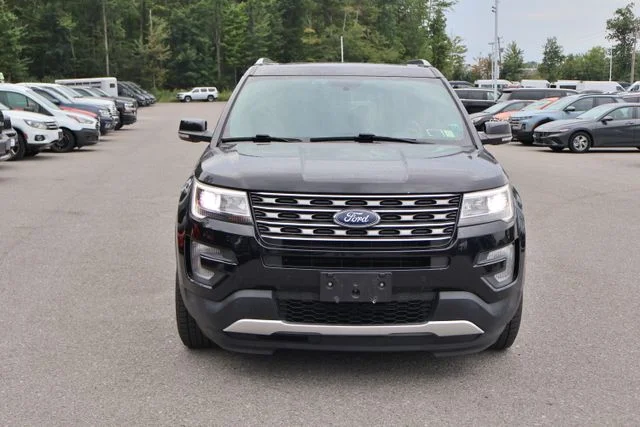 Used 2017 Black Ford XLT image 10