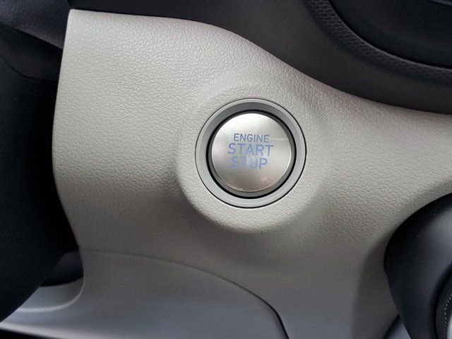 2025 Hyundai Venue SEL - Photo 29