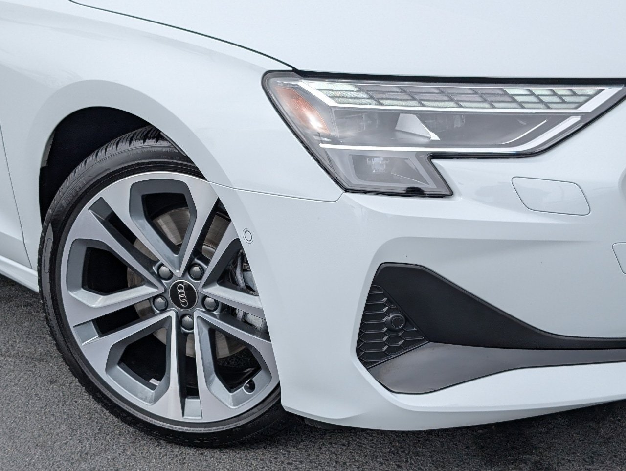 Used 2026 Glacier White Audi 40 Premium Plus image 2